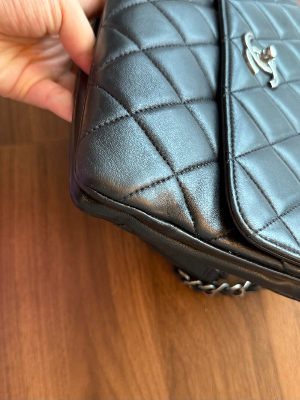 Chanel Trendy CC Shoulder Flap Bag in Black - Picture 6 of 15